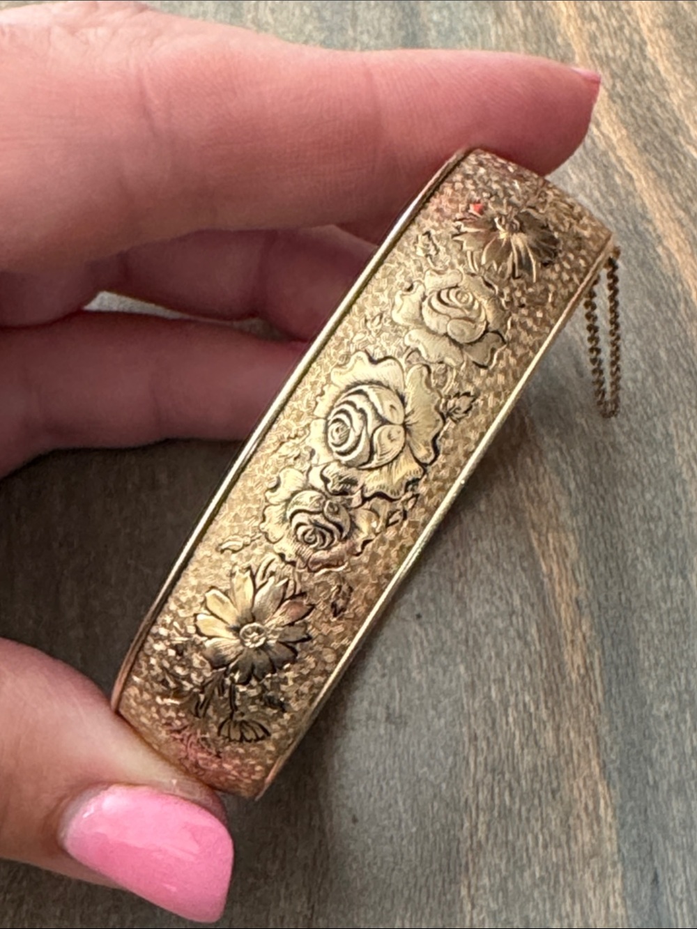 Art Nouveau Vintage Engraved Floral Gold-Filled 1/20- 10K Gold Bangle Bracelet